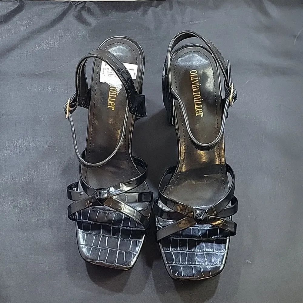 BRAND NEW OLIVIA MILLER HIGH BLOCK HEEL OPEN TOE ADJUSTABLE BUCKLE SANDAL